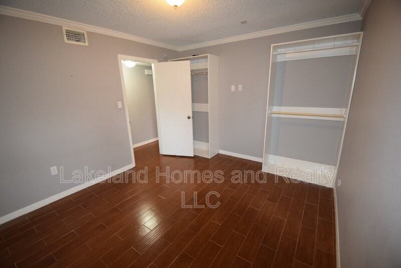 1005 S New York Ave #9 - Photo 4 of 8