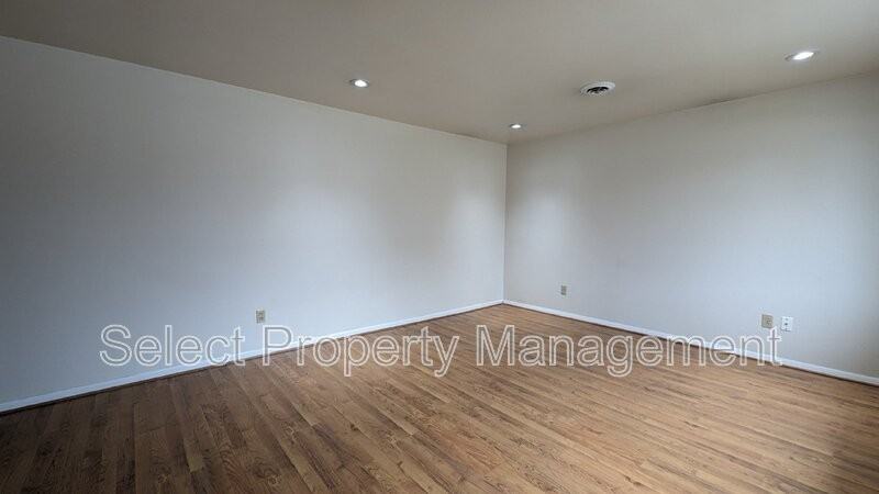 6401 Salge Dr - Photo 3 of 21
