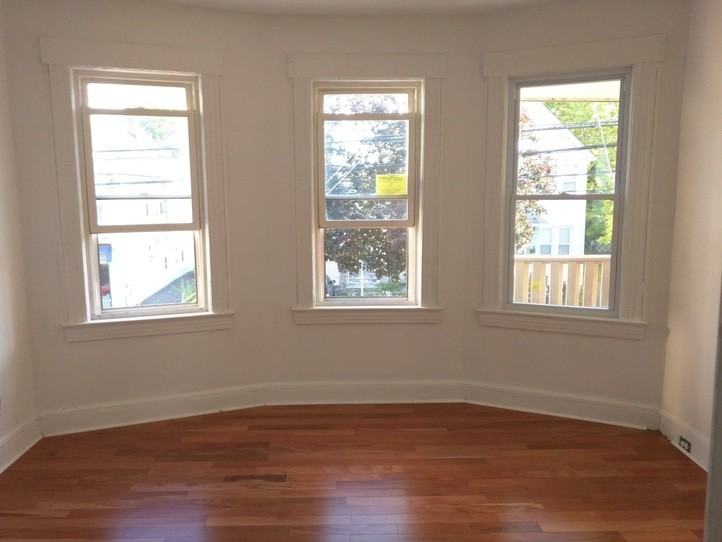 310 Rutherford Boulevard - Photo 2 of 5