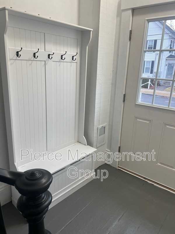 18 Maple St #B - Photo 3 of 23