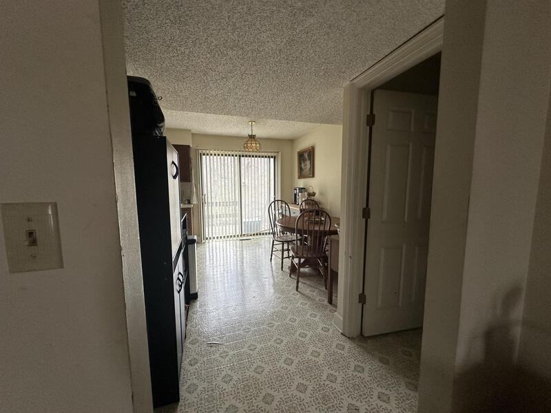 743 Michigan St - Photo 3 of 11