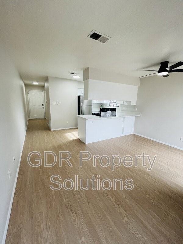 1116 Coal Ave Sw #6 - Photo 3 of 25