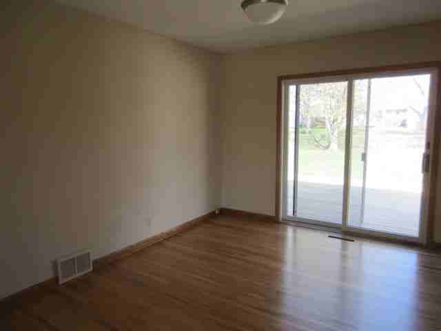 11041 Yukon St Nw - Photo 6 of 15