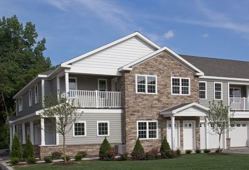 14 Stoneledge Dr #05