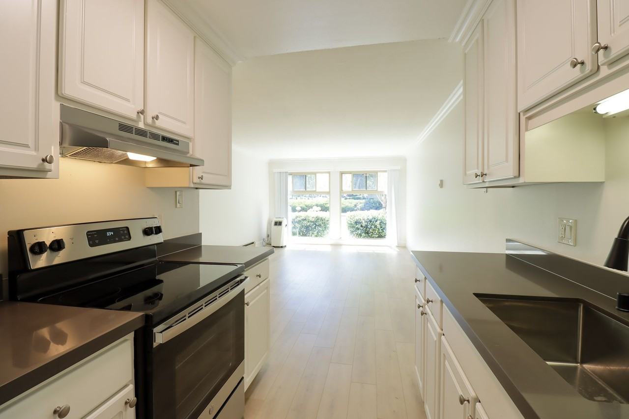 4747 Atherton Ave - Photo 5 of 20