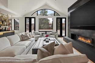 708 E Hopkins Ave - Photo 1 of 1