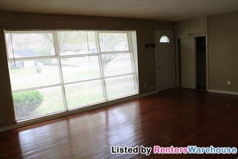 9227 W 22nd St - Photo 3 of 15