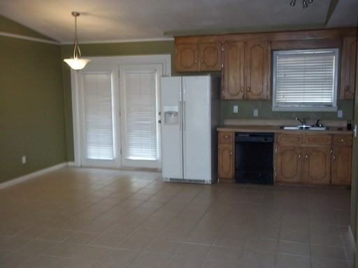 275 Cherry Ln - Photo 3 of 9