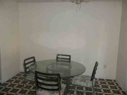 160 NE 6th St - Photo 3 of 12