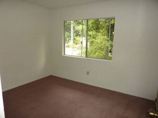 20223 Village Green Dr - Photo 3 of 6