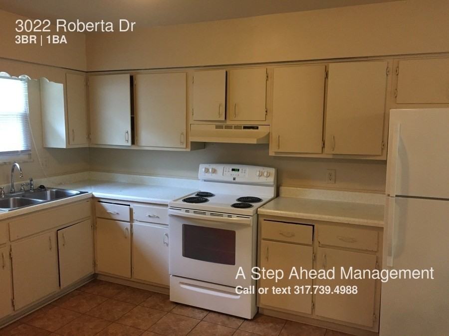 3022 Roberta Dr - Photo 3 of 16