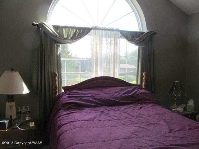 163 Arthur Ln - Photo 3 of 11