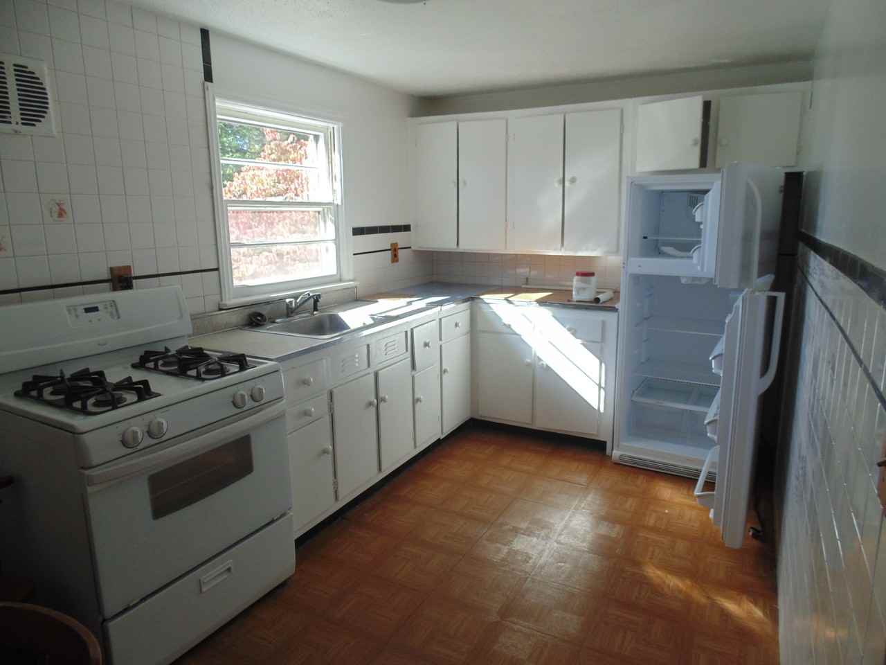 11 Garry St - Photo 3 of 6