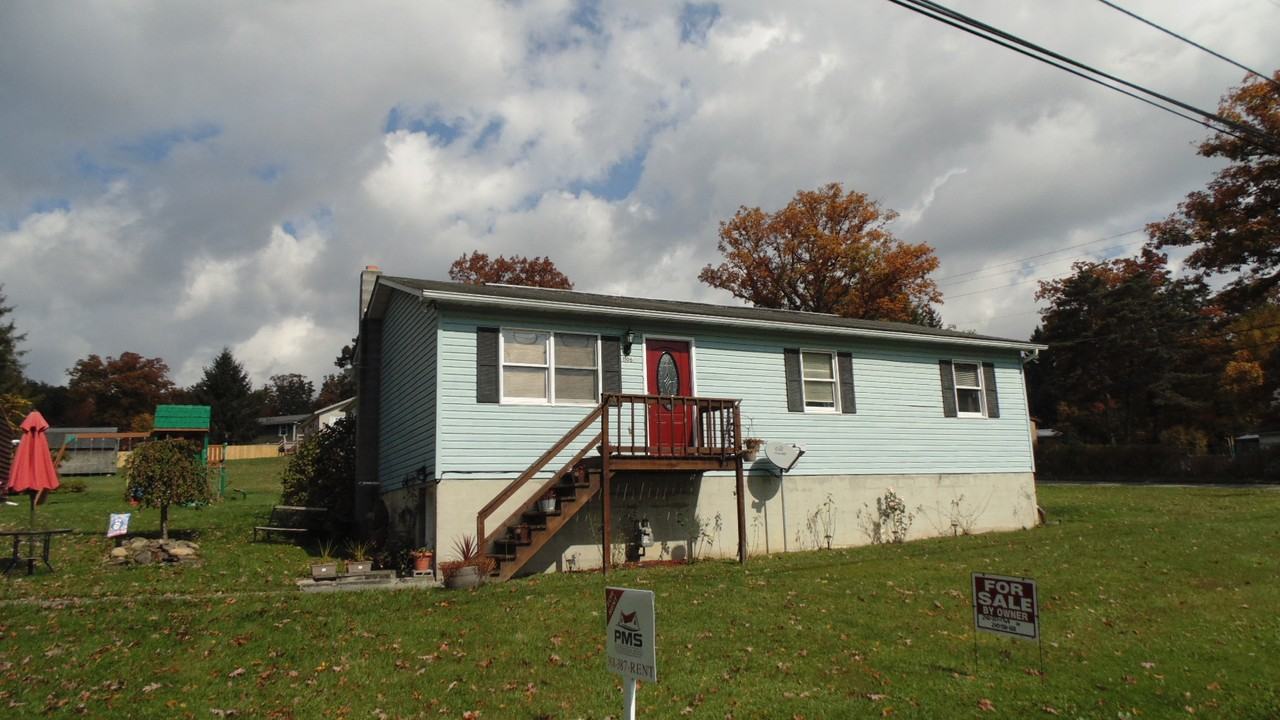 1106 Wheeling Ave - Photo 3 of 28