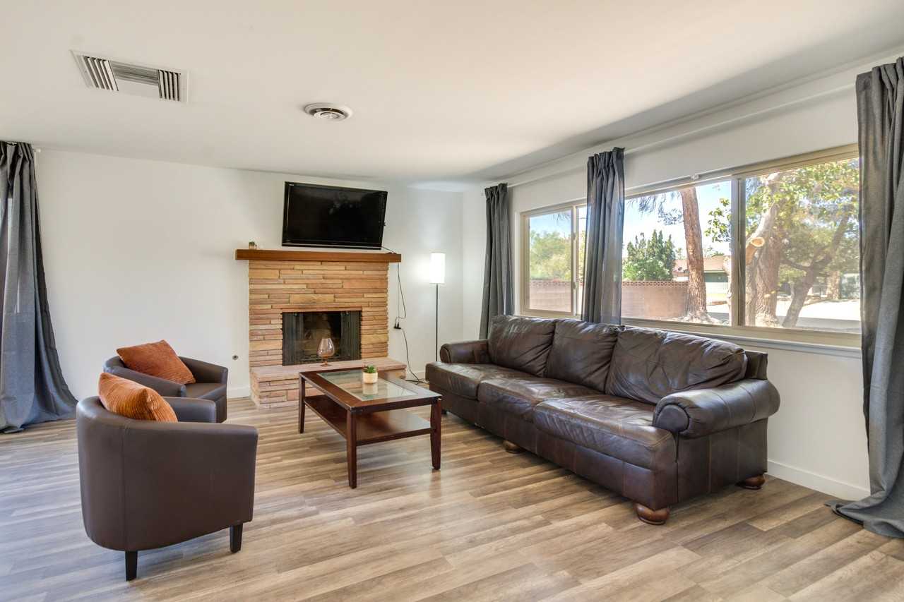 Short Term Rentals In Ridgecrest, CA - Apartments & Houses Available -  Short Stays or Month to Month