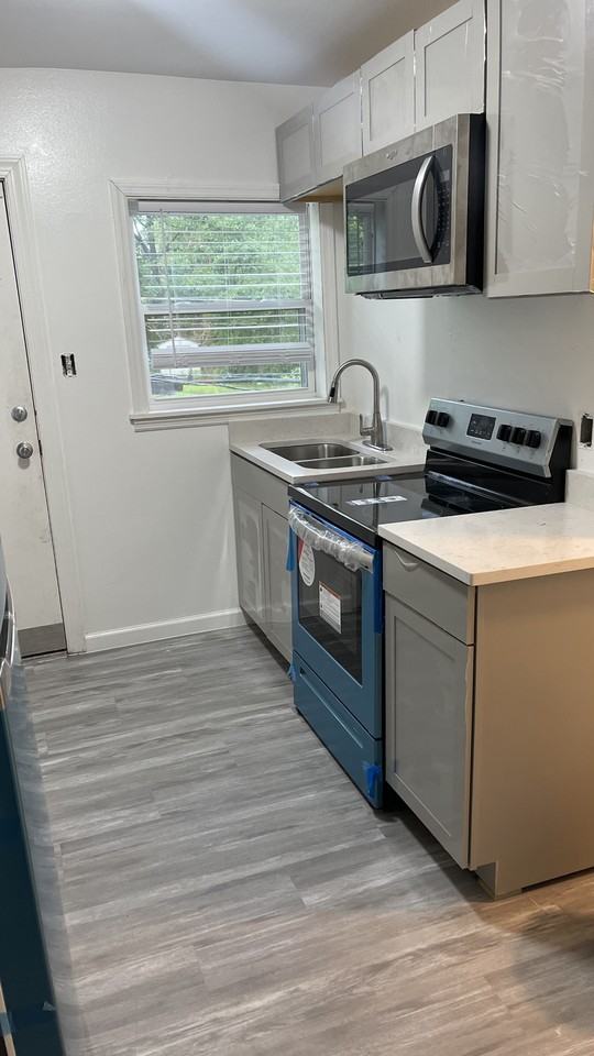 703 Alabama St #703 - Photo 2 of 6