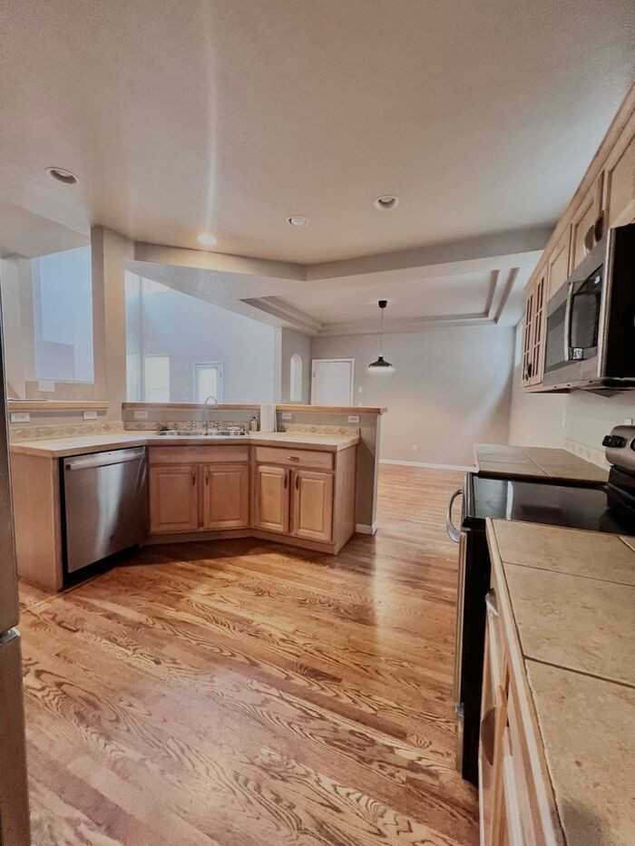 5109 Southern Cross Ln - Photo 3 of 25