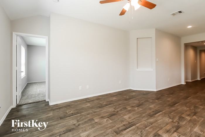 6406 Indigo Cliff Dr - Photo 3 of 15