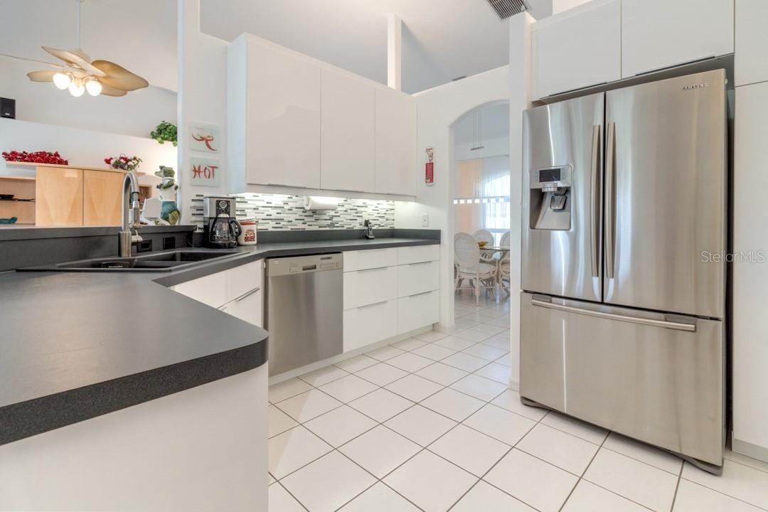 26 Long Meadow Ln - Photo 7 of 41