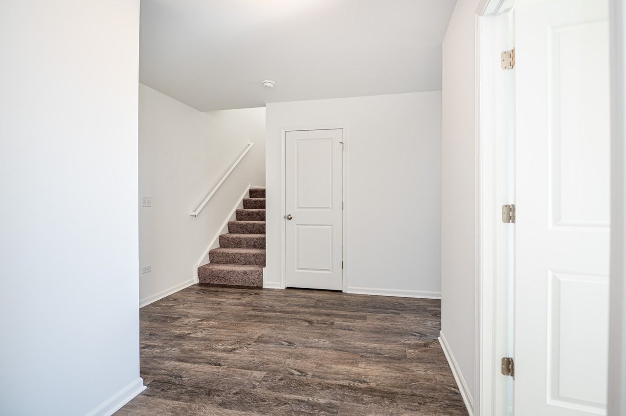 4283 Chelsea Manor Circle - Photo 3 of 17