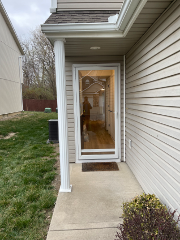 208 Pointe Ln - Photo 2 of 15