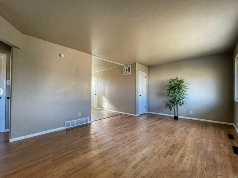 2940 Lancaster Dr - Photo 3 of 10