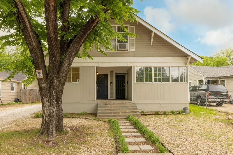 2317 Gilford St #B - Photo 3 of 16