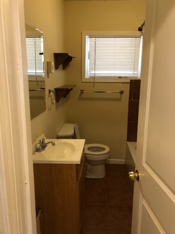 1417 Hardee St Ne - Photo 4 of 11