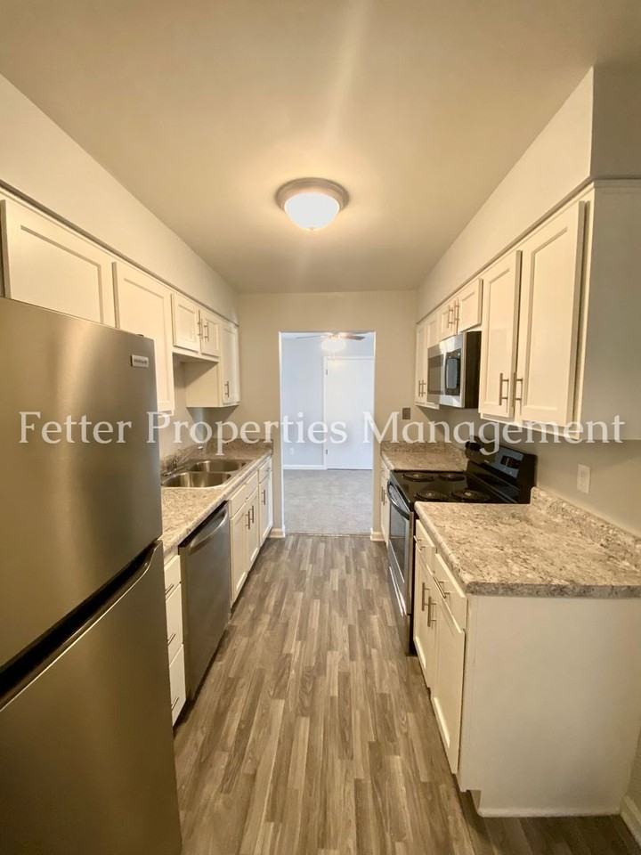 5686 Kenwood Drive - Photo 5 of 15