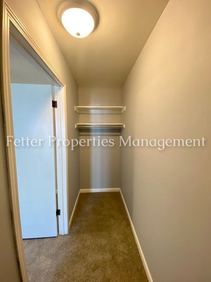 5686 Kenwood Drive - Photo 4 of 15