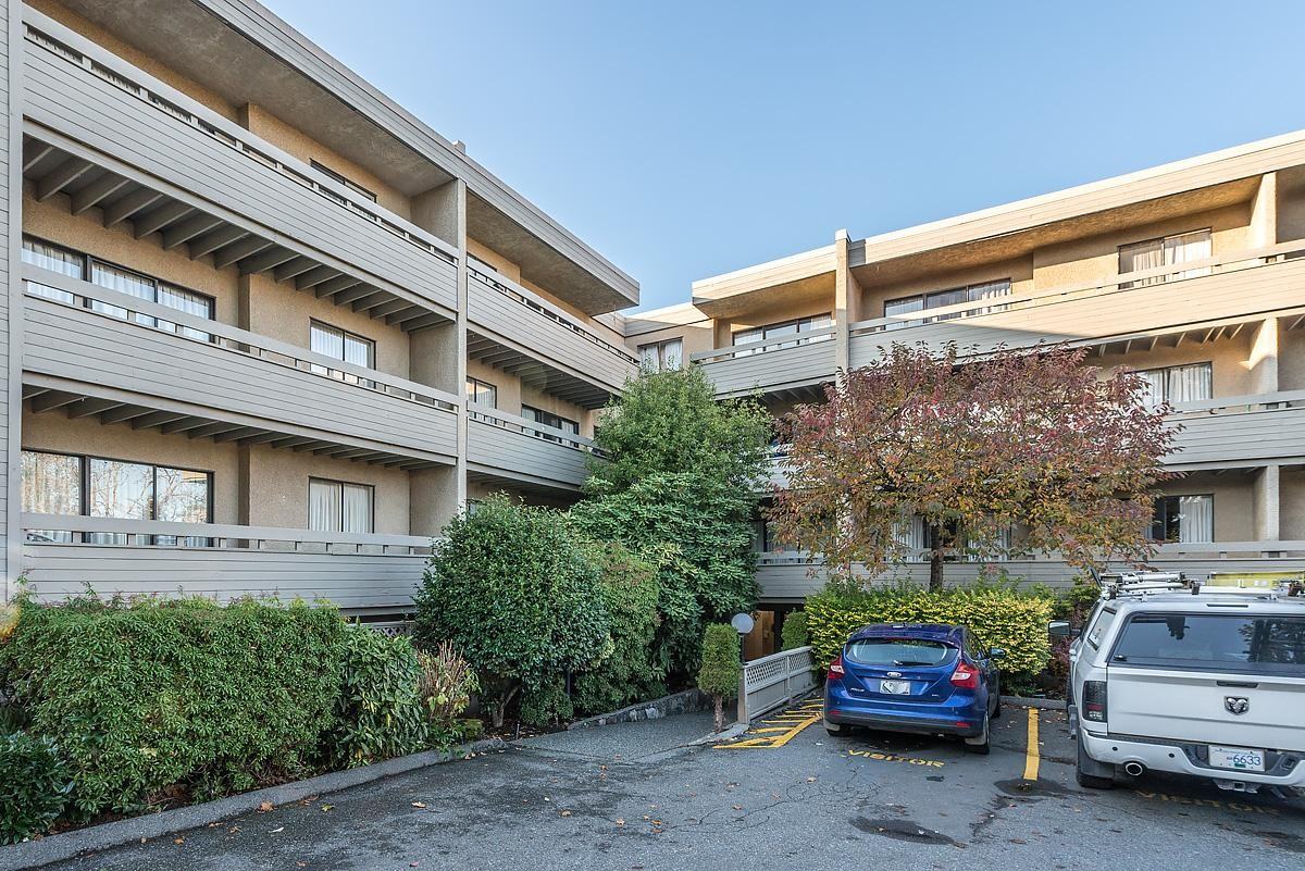 McKenzie Woods Apartments 1002 Mckenzie Ave, Saanich, BC V8X 4B5 Zumper