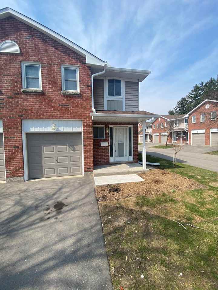 1210 Highland Crescent Apartments in Victoria Hills, Kitchener, ON N2M