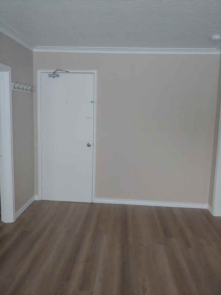 33 Glenhaven Street #2 - Photo 2 of 12