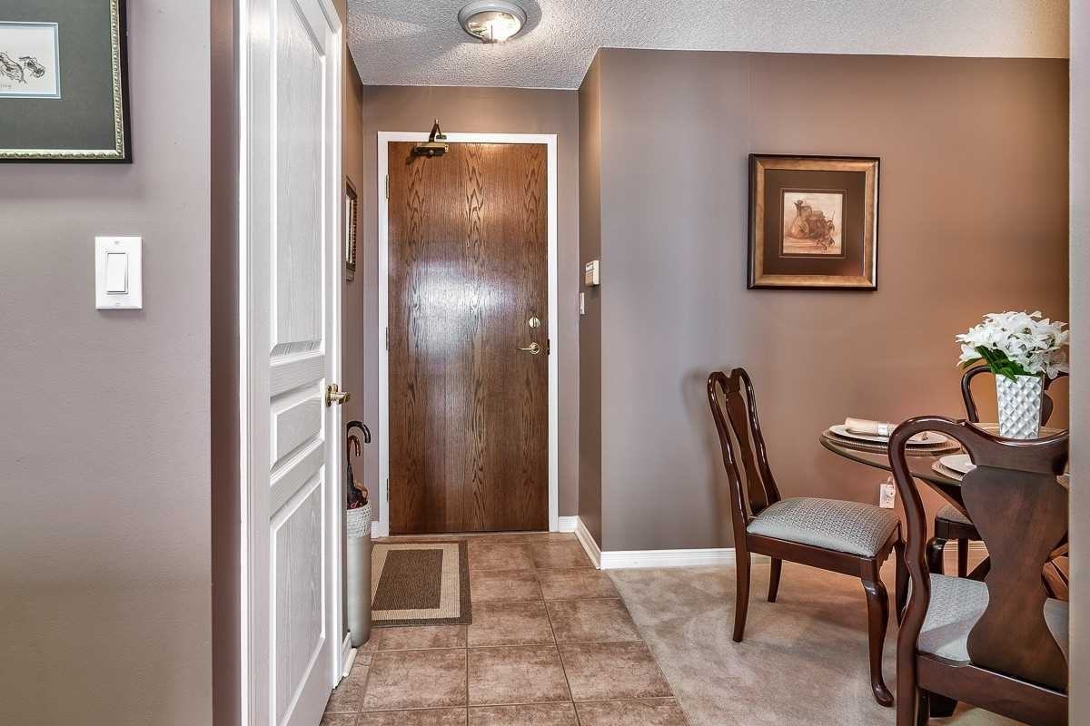 4879 Kimbermount Avenue - Photo 4 of 19