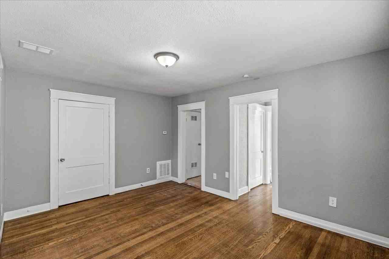 3913 Scarritt Northeast Apartments - Photo 6 of 12