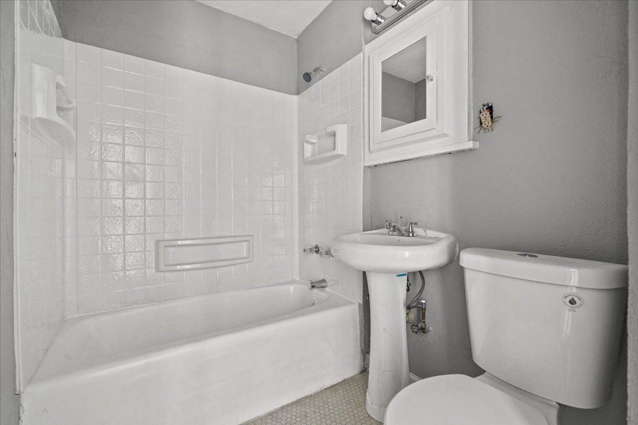 3913 Scarritt Northeast Apartments - Photo 7 of 12