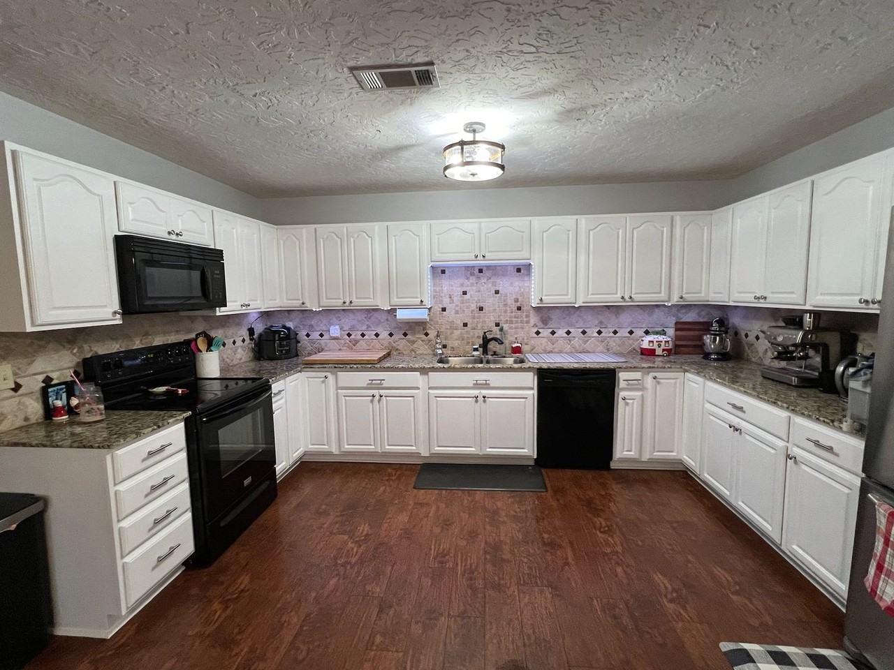 115 N Ridge Dr - Photo 3 of 10