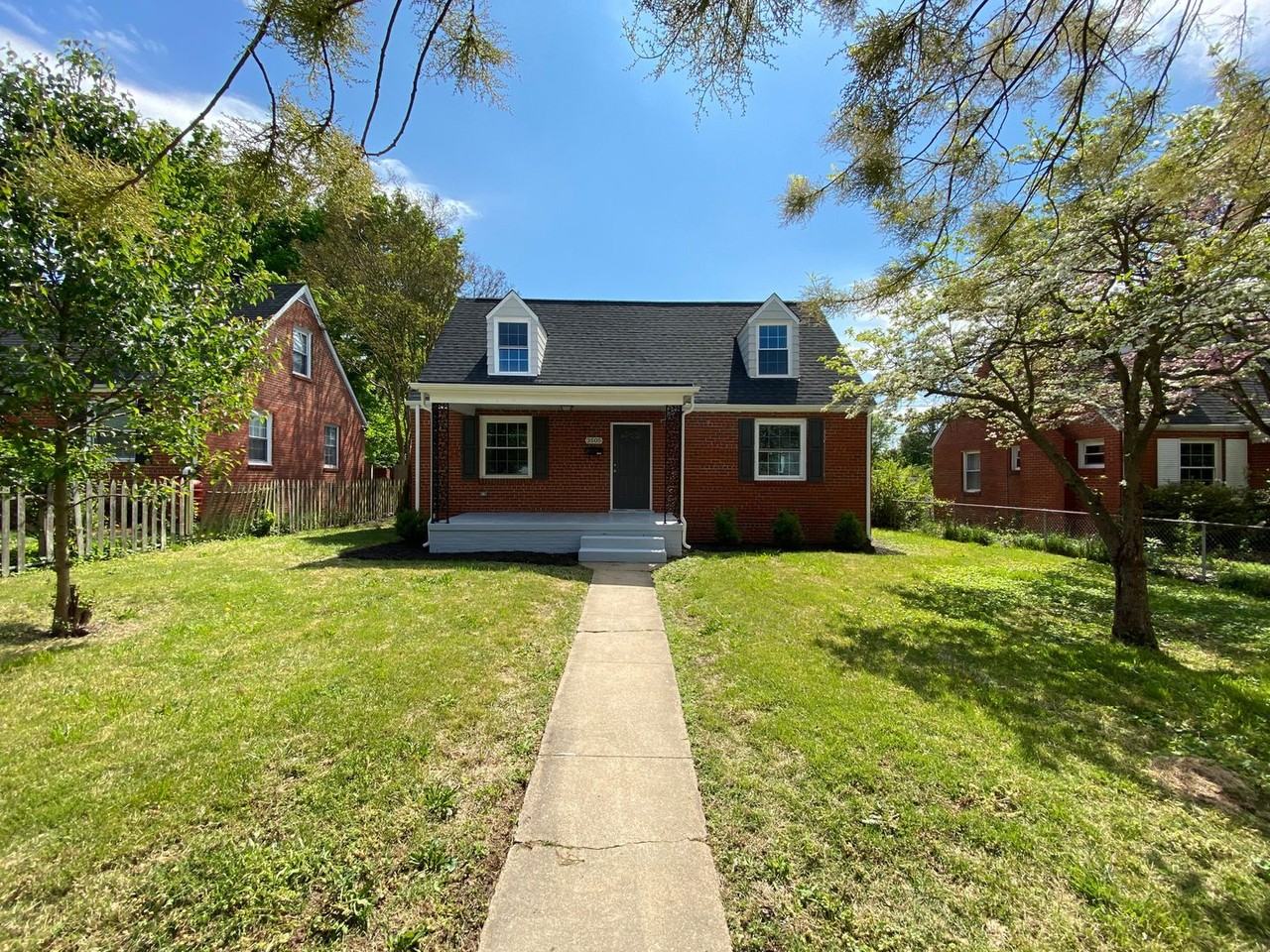 3505 Rosewood Ave - Photo 2 of 19