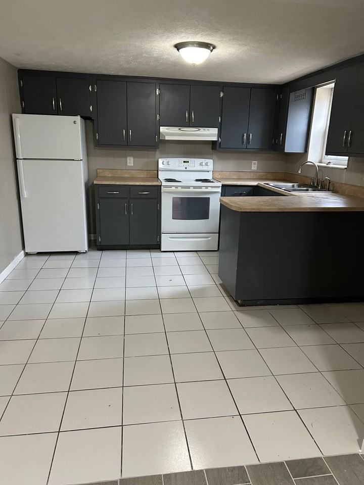 Laura Drive Tri-Plex - Photo 3 of 11