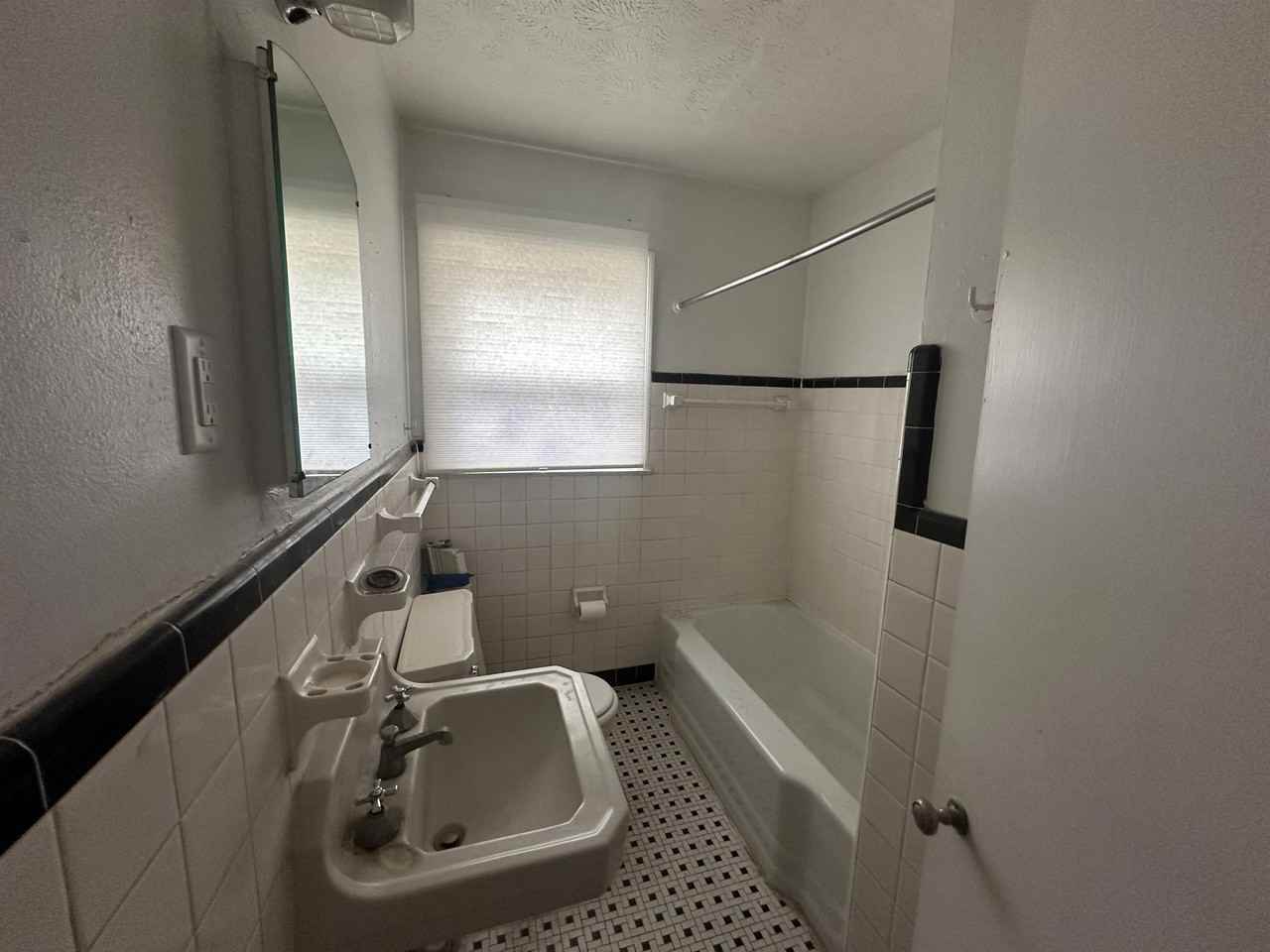 1928 North Boulevard - 01 - Photo 7 of 10