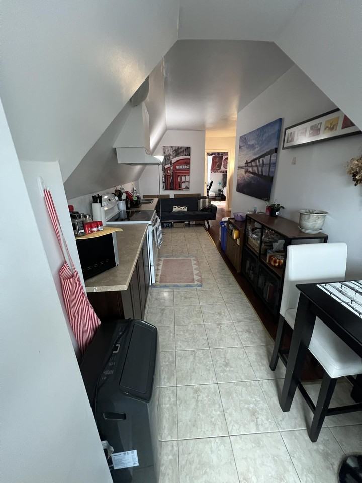 404 Bay Street #3 - Photo 2 of 12