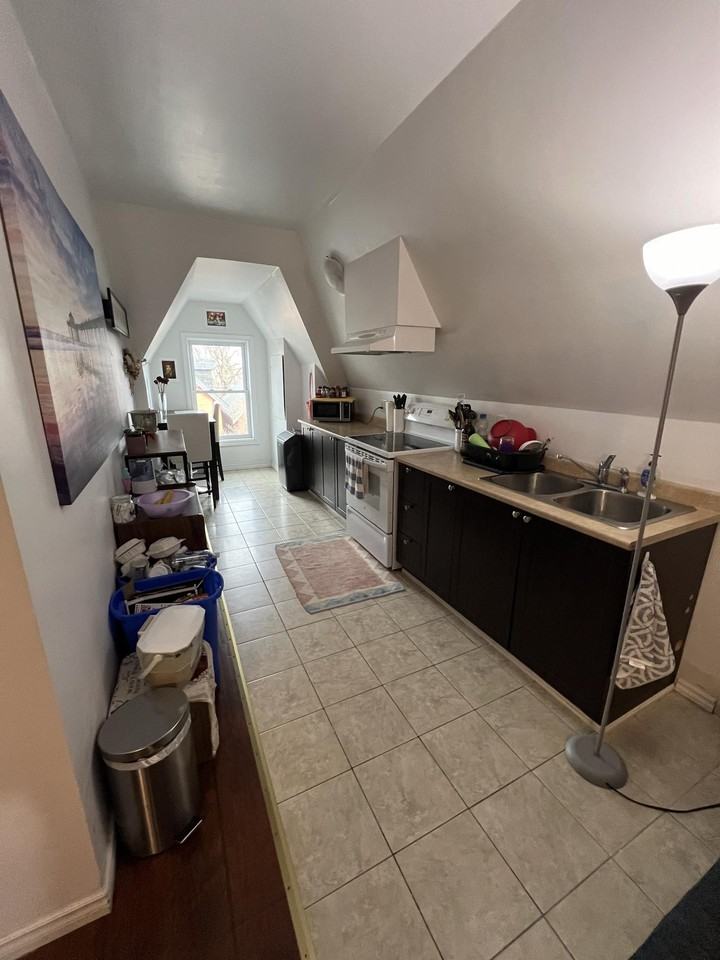 404 Bay Street #3 - Photo 3 of 12