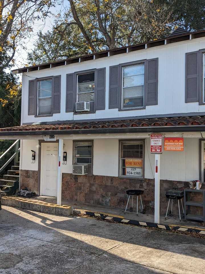 4226 Oxford Avenue #B - Photo 3 of 18