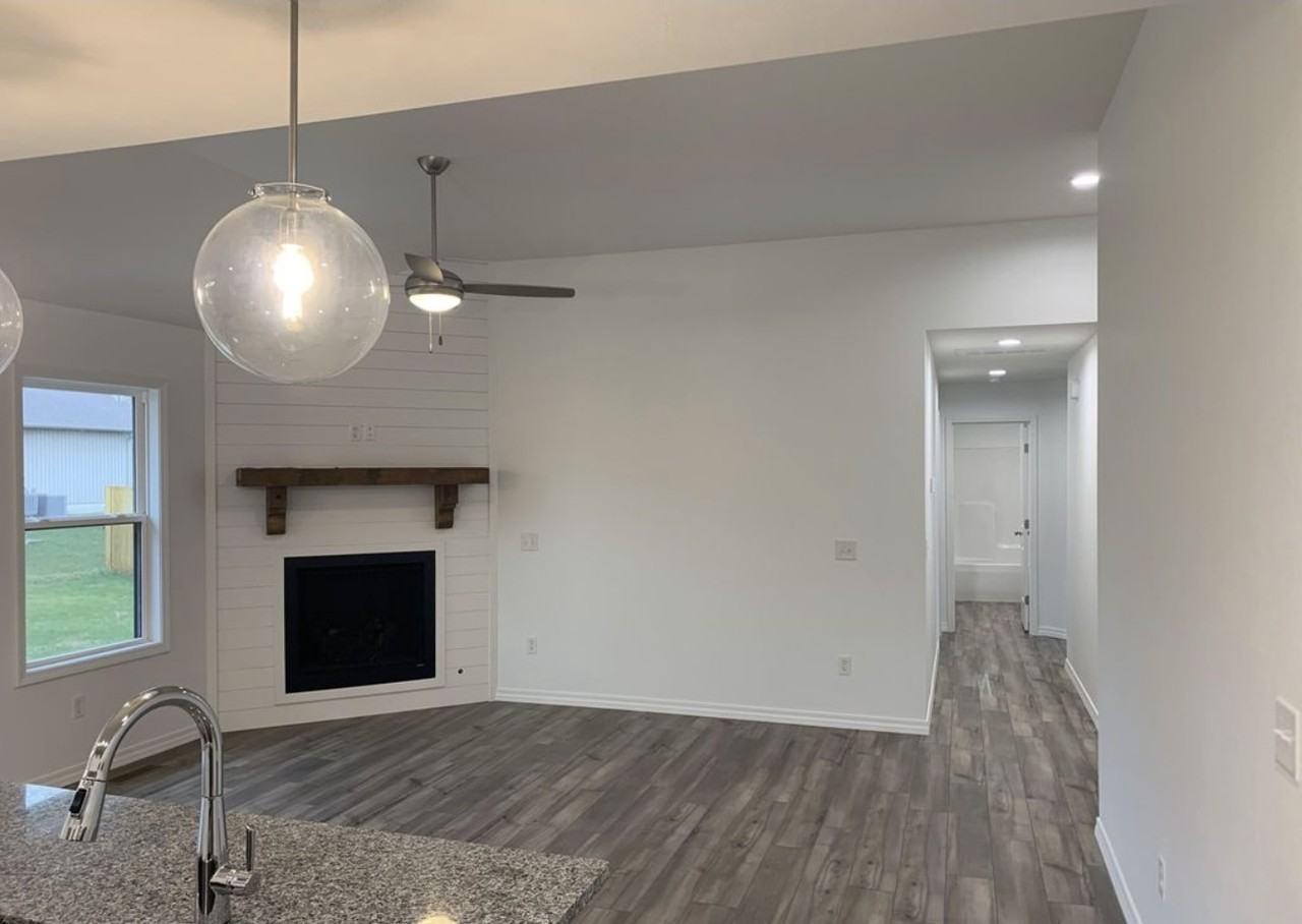 1413 N Lyon Ave #NA - Photo 3 of 14