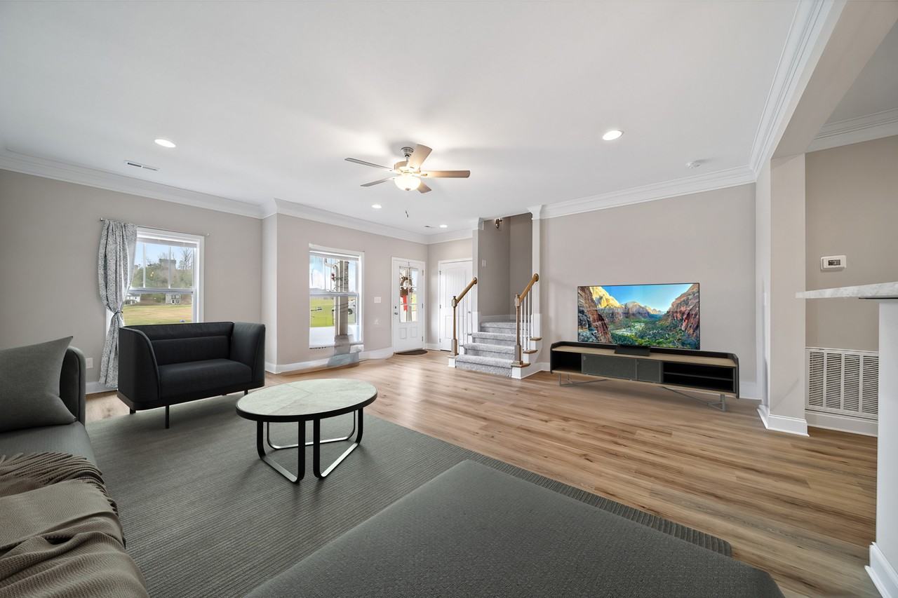 266 Broadberry Ave - Photo 3 of 17