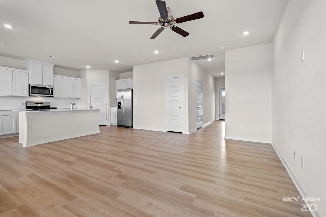 301 S Neon Ave #NA - Photo 6 of 24