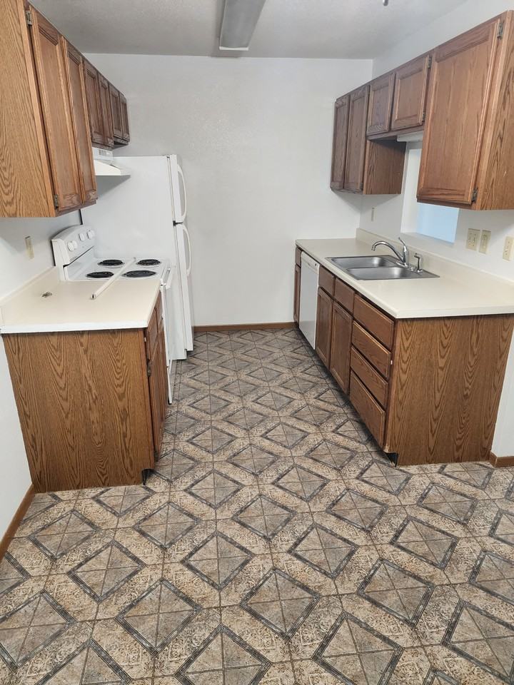 407 E Gilman St #102 - Photo 5 of 5