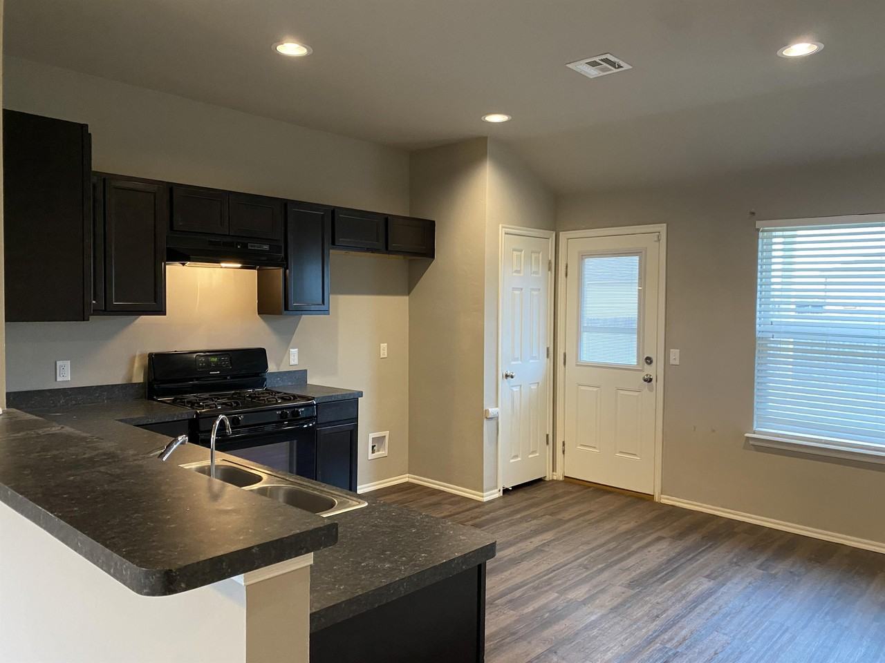 11704 Nw 134th St #1 - Photo 4 of 19