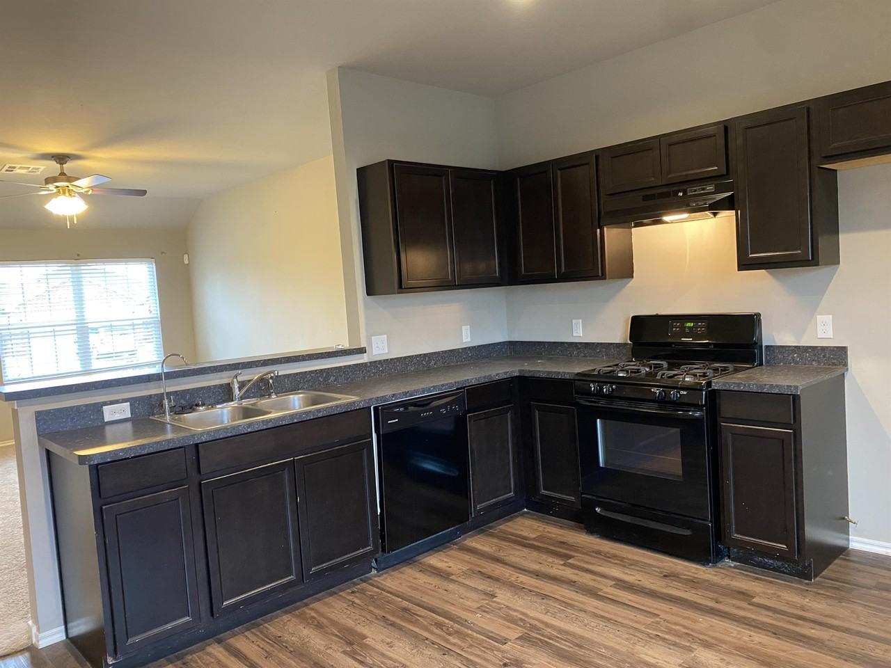 11704 Nw 134th St #1 - Photo 5 of 19