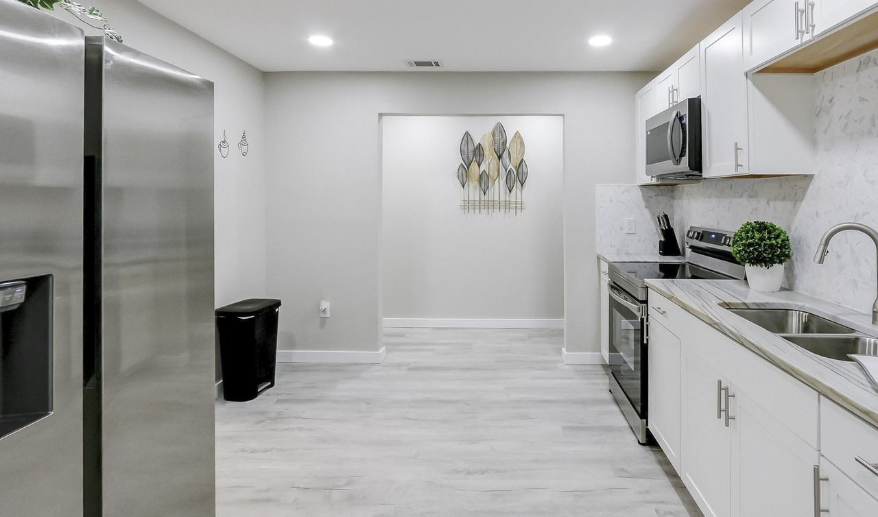 N 15th St - Photo 5 of 13